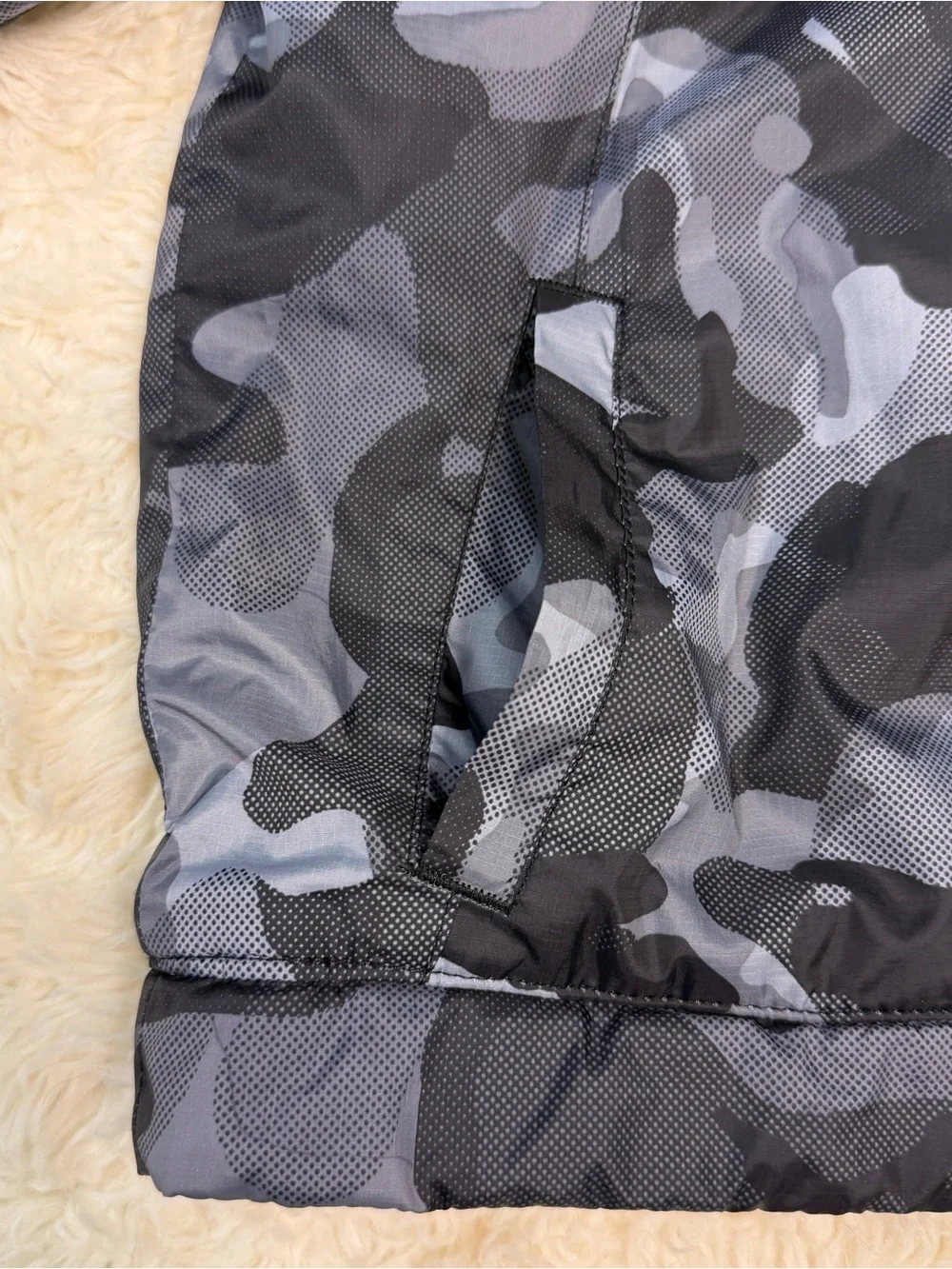 Nike Boys Sportswear Fleece Lined Windbreaker Jacket Black Gray Camo